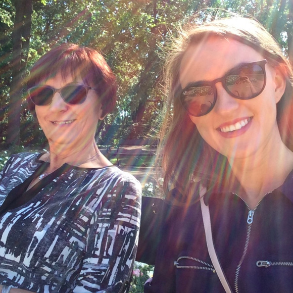 Meet your Posher, Kate - Picture 2 of 2